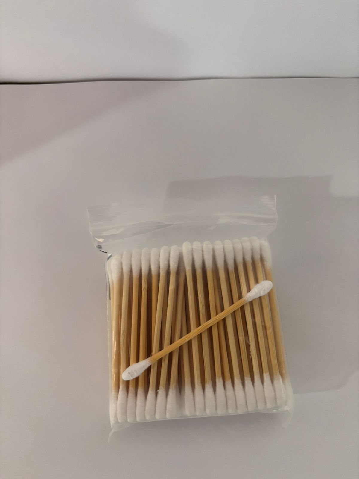 Cotonetes em madeira para limpar nail